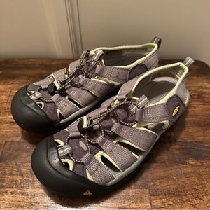 Keen Women's Sandals in Grey/Green